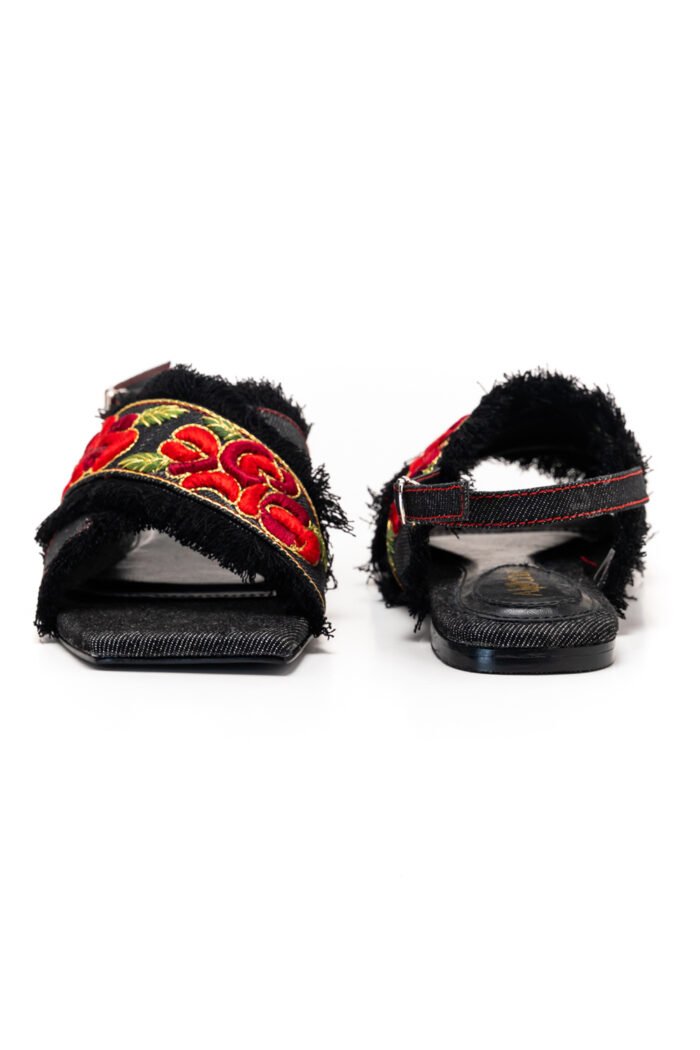Ghuncha black sandals