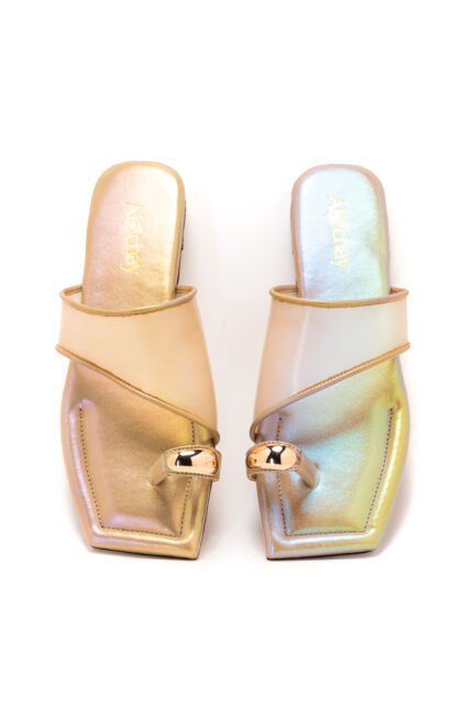 Two-faced fawn slippers