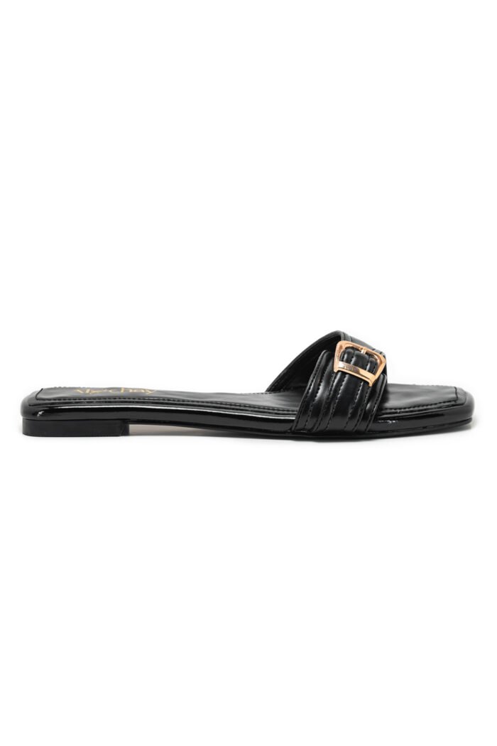 Moana black slippers