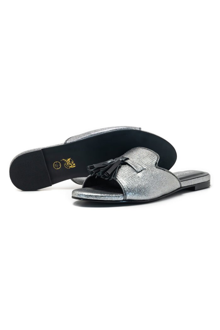 Moonlight black slippers